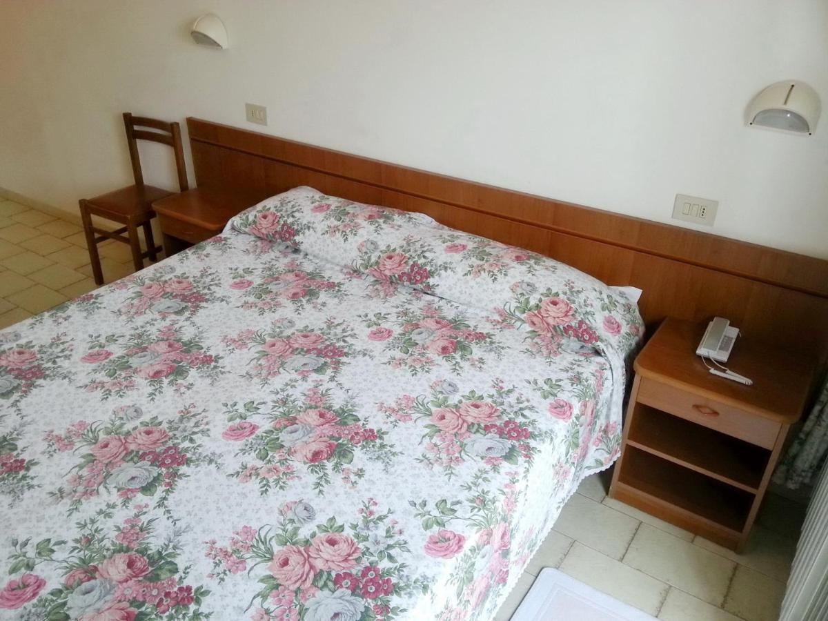 Hotel Vecchia Rimini ليدو ديلي ايستينسي الغرفة الصورة