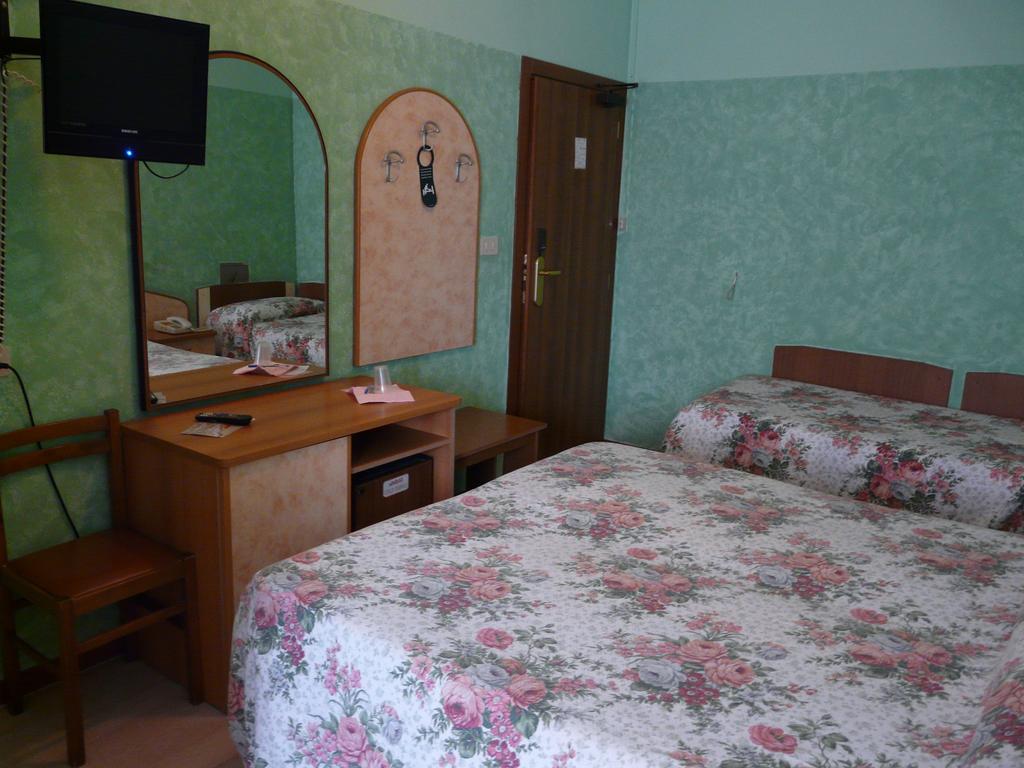 Hotel Vecchia Rimini ليدو ديلي ايستينسي الغرفة الصورة