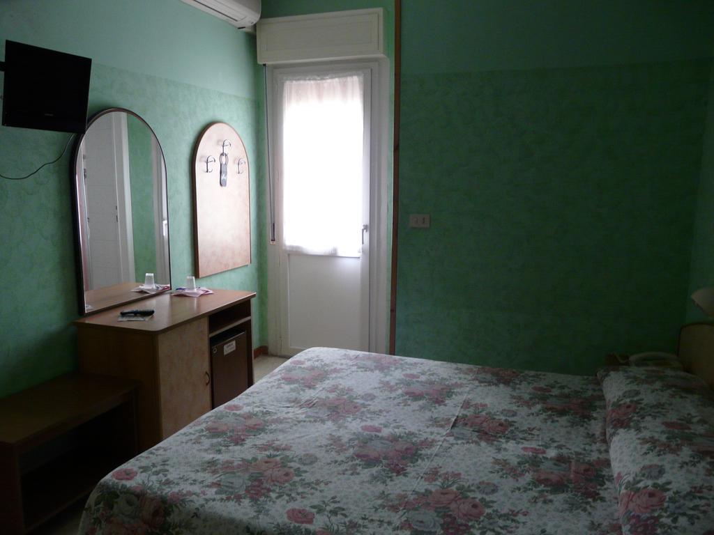 Hotel Vecchia Rimini ليدو ديلي ايستينسي الغرفة الصورة