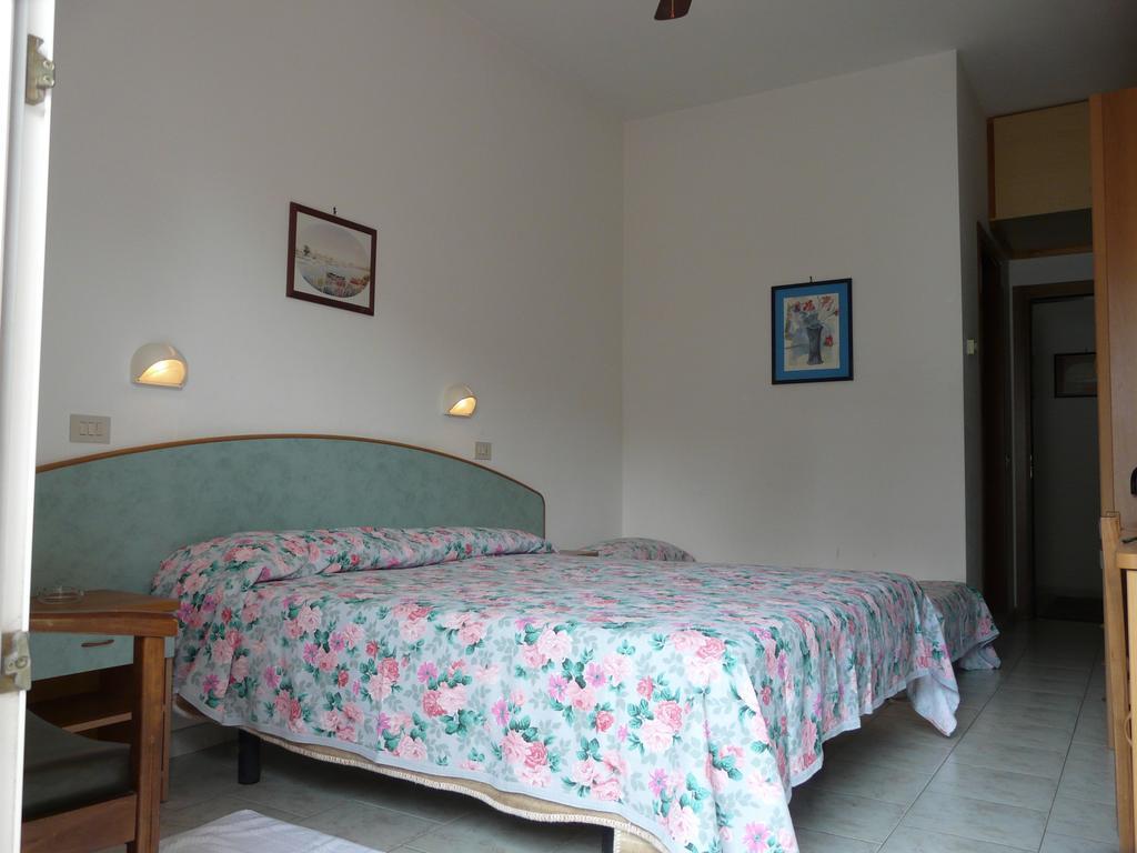 Hotel Vecchia Rimini ليدو ديلي ايستينسي الغرفة الصورة
