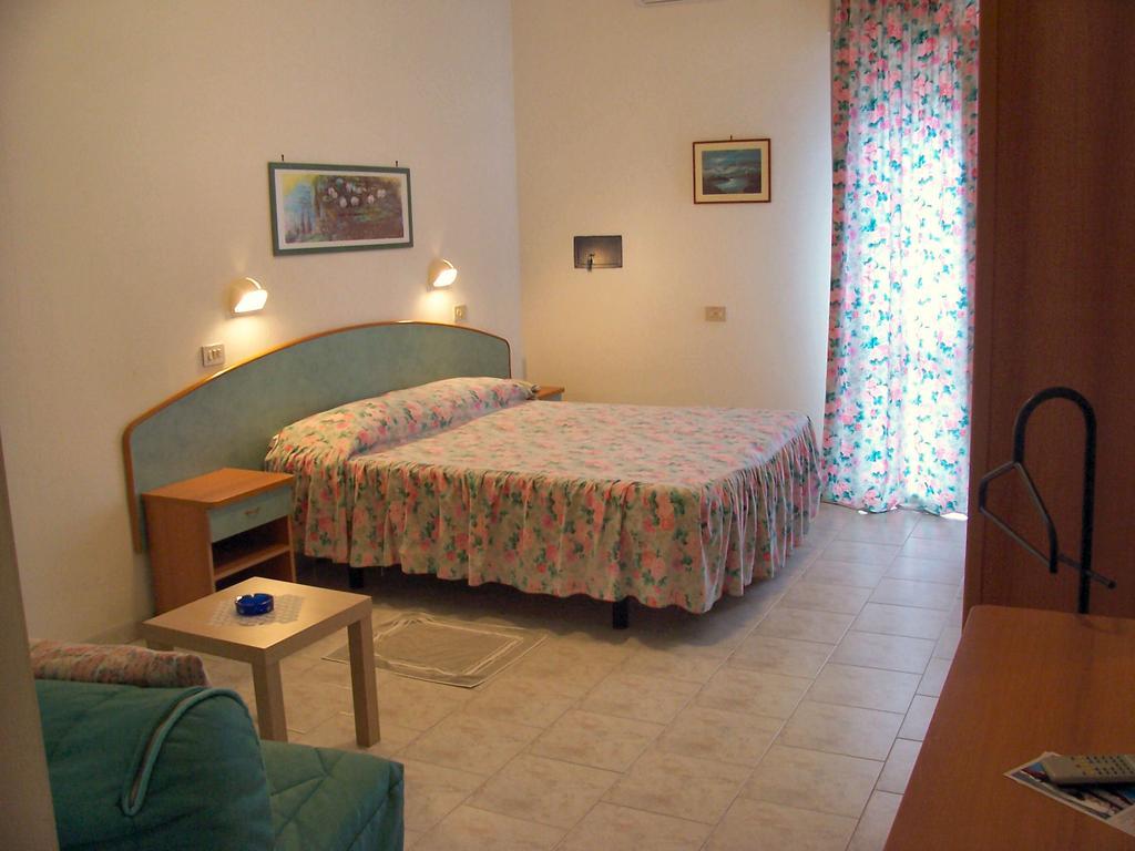 Hotel Vecchia Rimini ليدو ديلي ايستينسي الغرفة الصورة